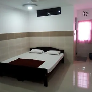 Bed & Breakfast Tree House, Kochi